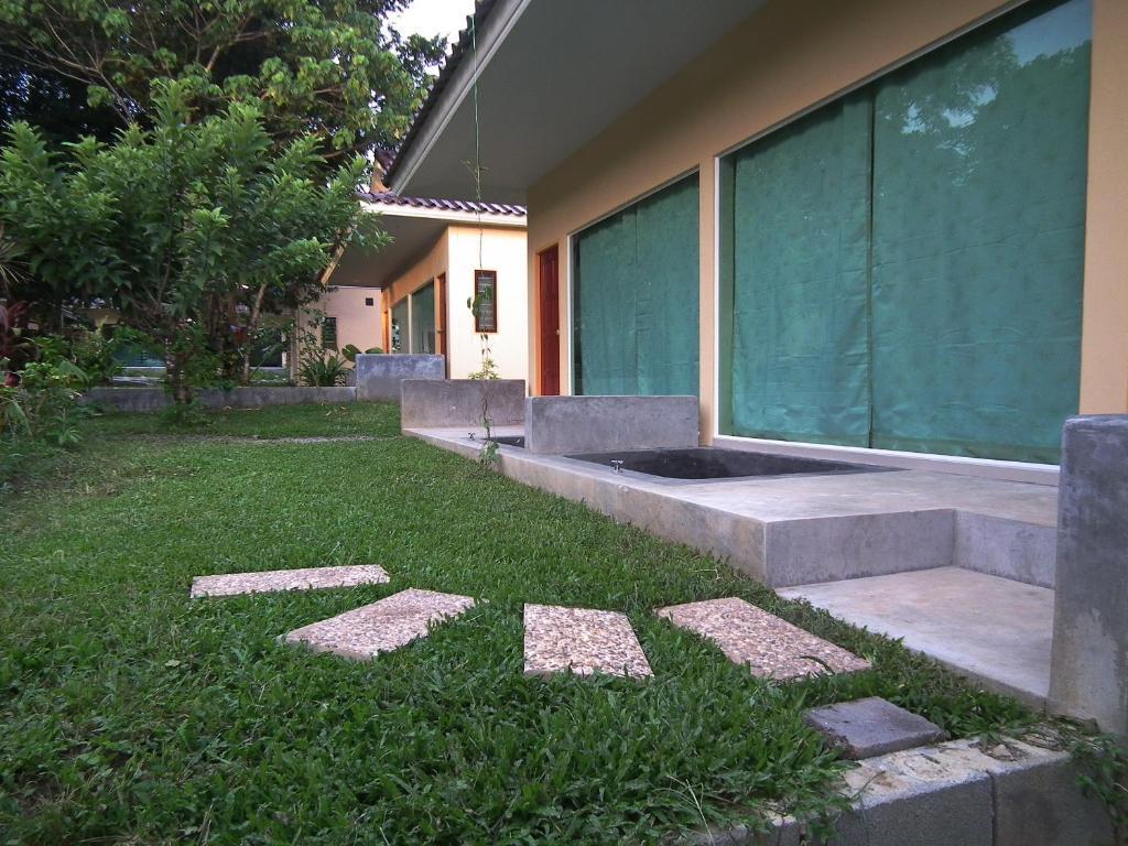 Villa De Mama Rawai Exteriör bild
