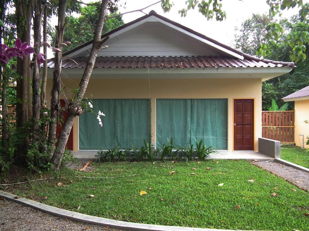 Villa De Mama Rawai Exteriör bild