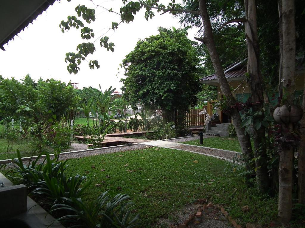 Villa De Mama Rawai Exteriör bild